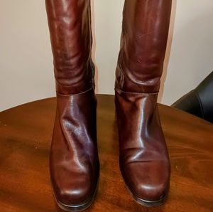 Santana Canada beautiful water-resistant leather boots. New, no tags. Size 8.